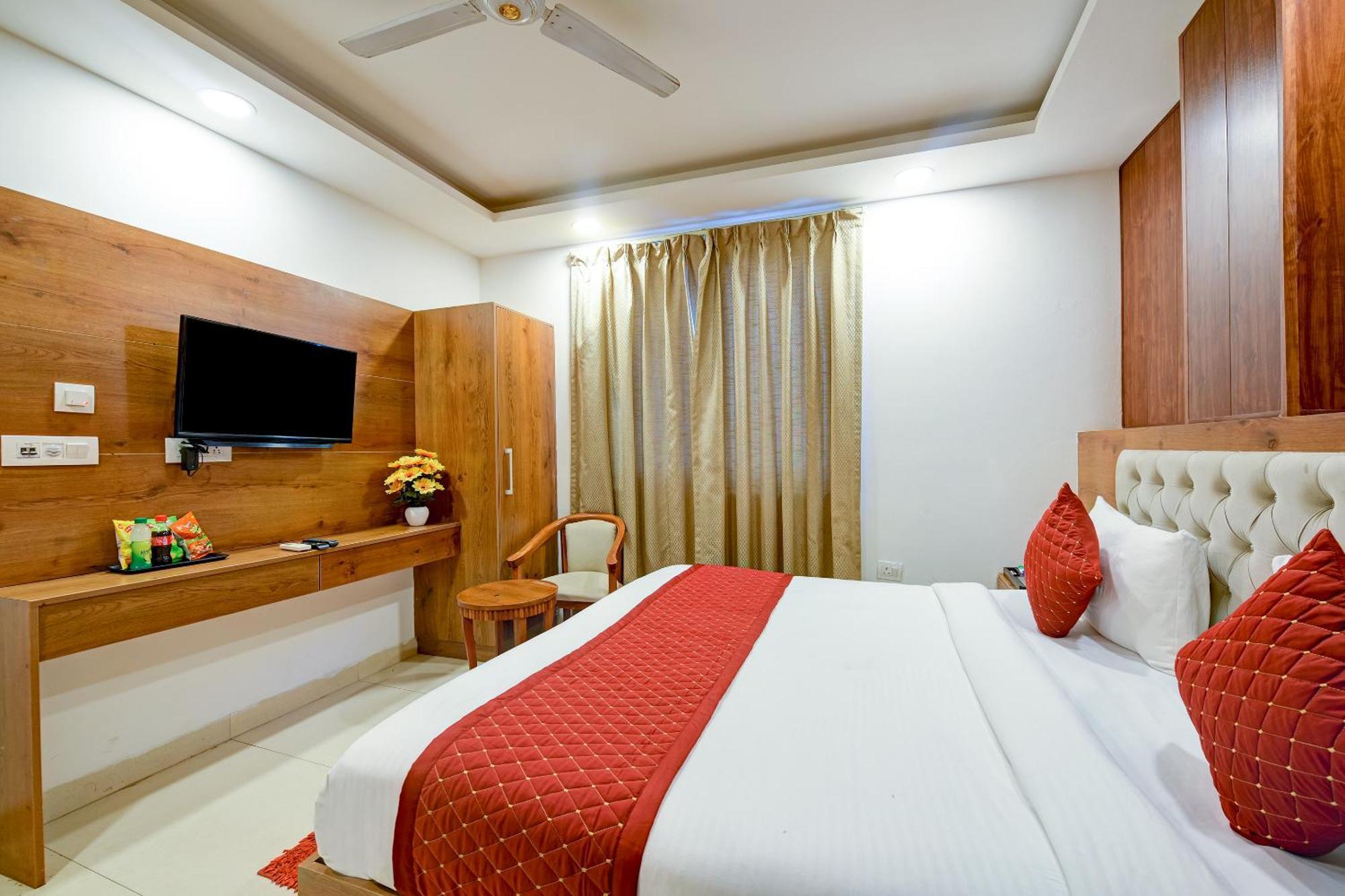 Hotel Grand Qubic Near Delhi Airport New Delhi Bagian luar foto