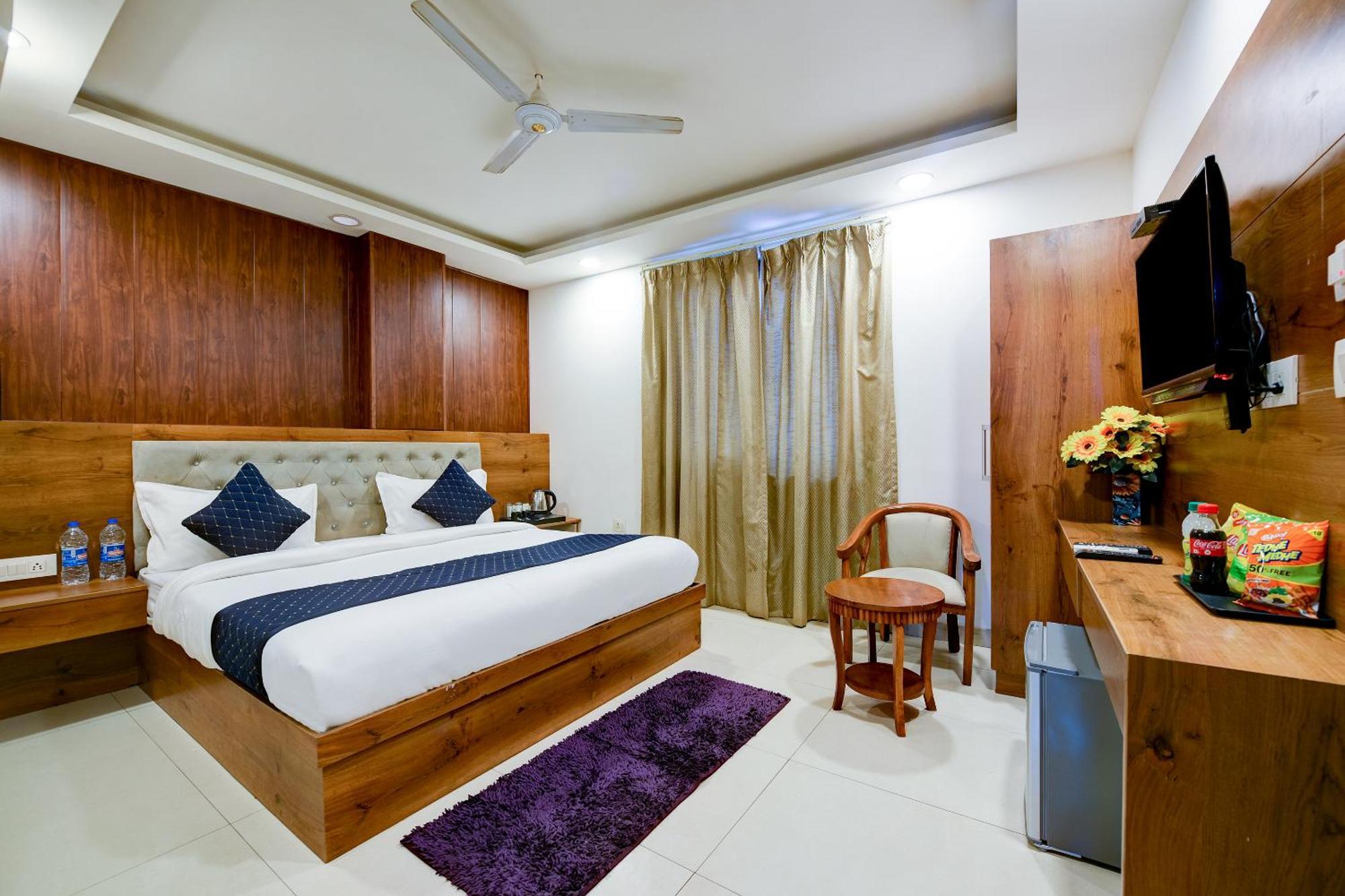 Hotel Grand Qubic Near Delhi Airport New Delhi Bagian luar foto