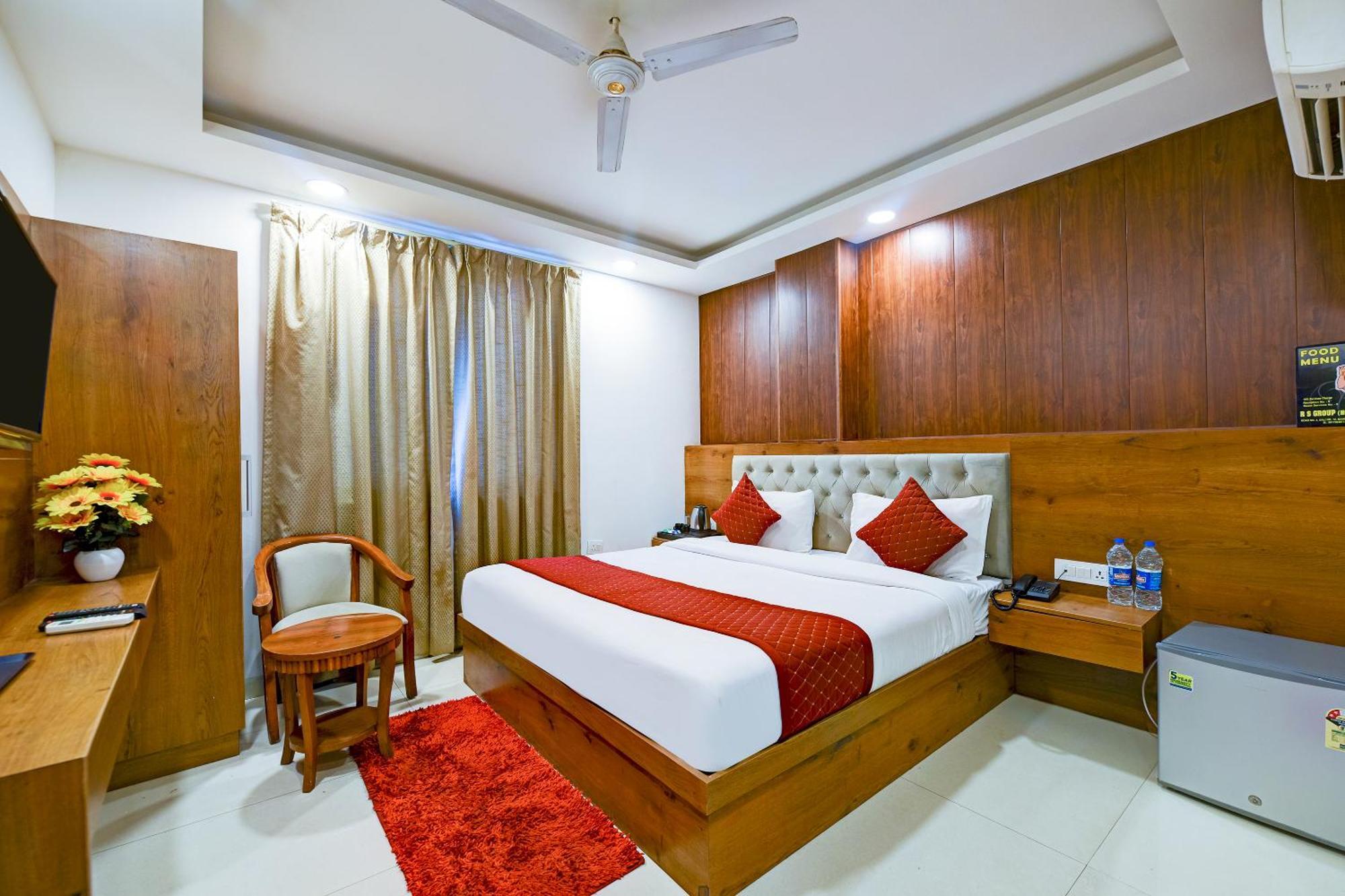 Hotel Grand Qubic Near Delhi Airport New Delhi Bagian luar foto