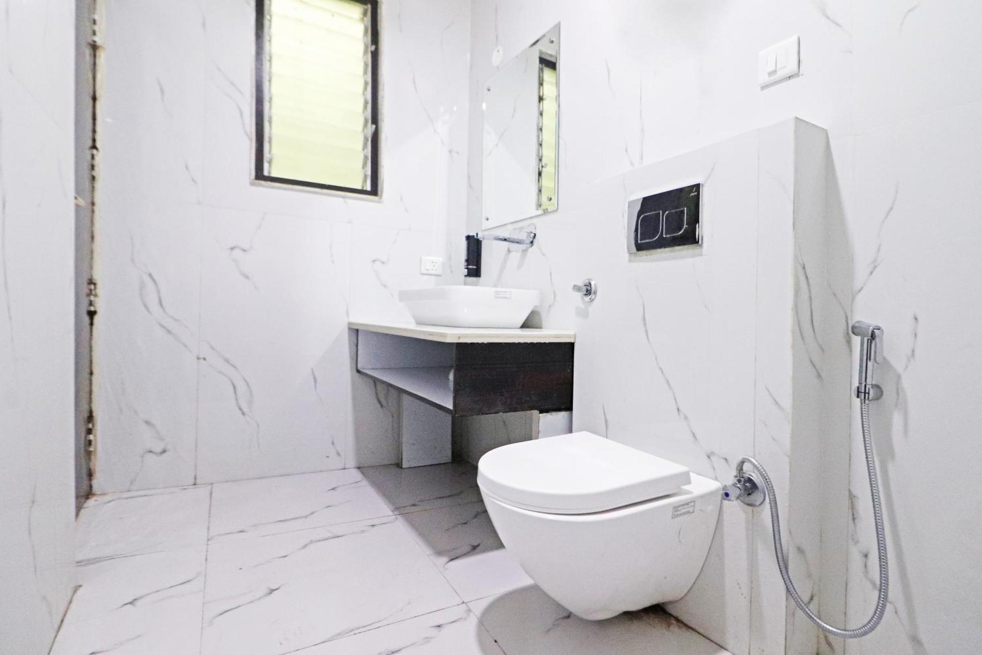 Hotel Grand Qubic Near Delhi Airport New Delhi Bagian luar foto